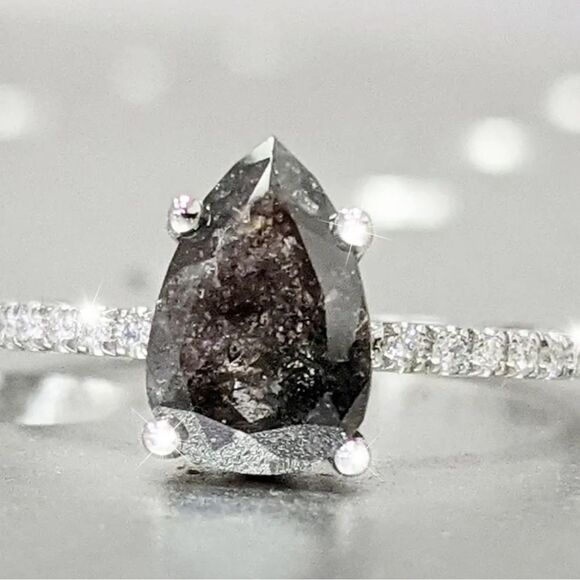Elegant Ring mineral gray cubic zirconia - Picture 3 of 3